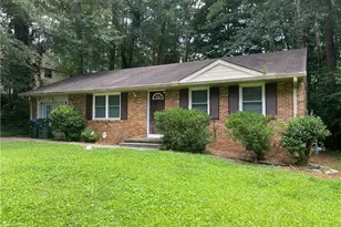 3817 Captain Dr, Atlanta, GA 30341 - Photo 3