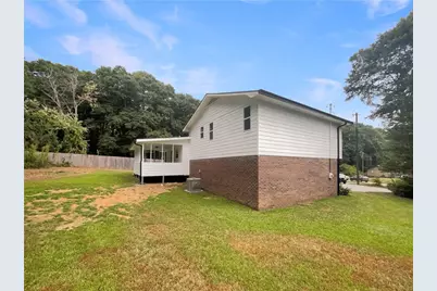 105 Woodbine Drive, Carrollton, GA 30117 - Photo 9