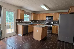 3811 Roxfield Dr, Buford, GA 30518 - Photo 5