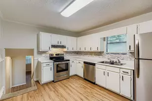 5455 Red Berry Ln SW, Atlanta, GA 30331 - Photo 9
