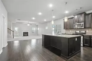 7610 Crawford Ct, Fairburn, GA 30213 - Photo 11