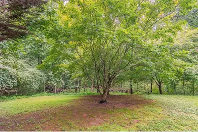 6001 Devonshire Drive, Flowery Branch, GA 30542 - Photo 35