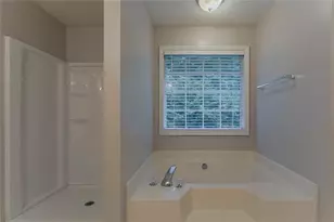 6001 Devonshire Dr, Flowery Branch, GA 30542 - Photo 23