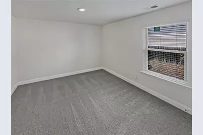 6271 Hickory Lane Circle, Union City, GA 30291 - Photo 9