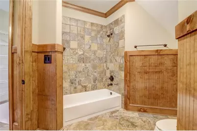 6219 Woodlake Drive, Buford, GA 30518 - Photo 27