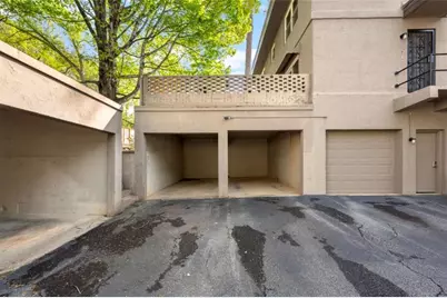 270 Lakemoore Drive #B, Atlanta, GA 30342 - Photo 19