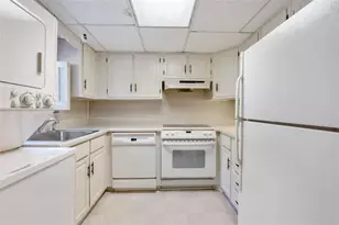 270 Lakemoore Dr, Atlanta, GA 30342 - Photo 9