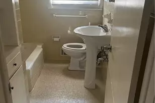 2772 S Clark Dr, Atlanta, GA 30344 - Photo 9