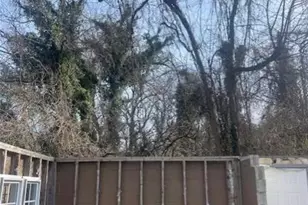 2025 Moody Dr, Atlanta, GA 30315 - Photo 3