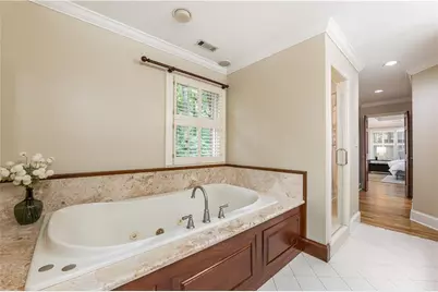 327 W Parkwood Road, Decatur, GA 30030 - Photo 19