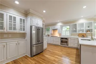 327 W Parkwood Rd, Decatur, GA 30030 - Photo 7