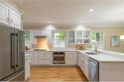 327 W Parkwood Road, Decatur, GA 30030 - Photo 5