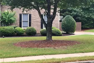 4045 Hillcrest View Ct, Suwanee, GA 30024 - Photo 3