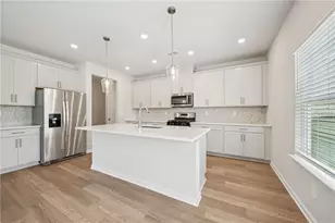 406 Tallulah Ln, Grayson, GA 30017 - Photo 9