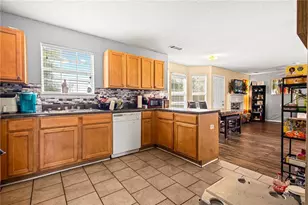 9492 Deer Crossing Trace, Jonesboro, GA 30236 - Photo 3