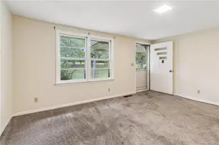 81 Russell Rd, Lawrenceville, GA 30043 - Photo 9