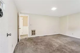 81 Russell Rd, Lawrenceville, GA 30043 - Photo 7