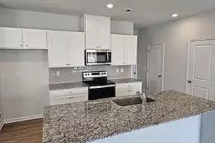 5308 Melbourne Ln, Flowery Branch, GA 30542 - Photo 3