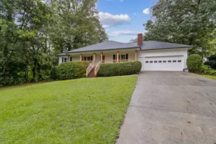 5557 Pinedale Cir, Sugar Hill, GA 30518 - Photo 3