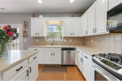 829 Castlebottom Drive, Lawrenceville, GA 30045 - Photo 9