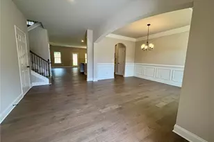 936 Lakeview Oaks Ct, Grayson, GA 30017 - Photo 5