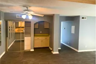 619 Camelot Dr, Atlanta, GA 30349 - Photo 3