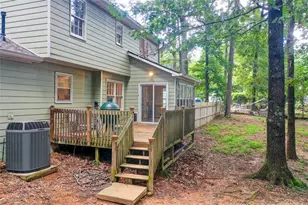 1870 Shady Creek Ln, Lawrenceville, GA 30043 - Photo 9