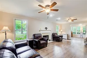 1870 Shady Creek Ln, Lawrenceville, GA 30043 - Photo 5