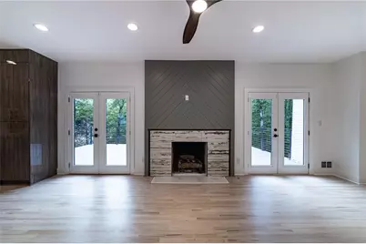 4 Bentley Trace Manor, Atlanta, GA 30327 - Photo 17