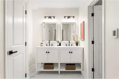 121 Peachtree Street, Griffin, GA 30223 - Photo 11