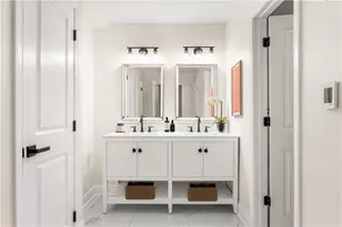 121 Peachtree St, Griffin, GA 30223 - Photo 11