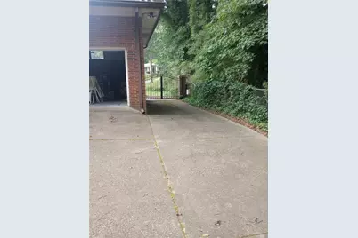 244 Chalmers Drive NW, Atlanta, GA 30318 - Photo 15