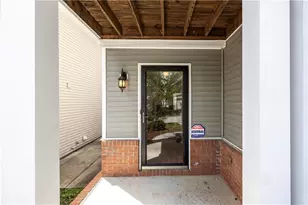 663 Lakes Cir, Lithonia, GA 30058 - Photo 3