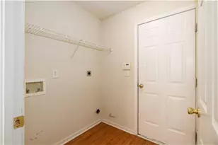 663 Lakes Cir, Lithonia, GA 30058 - Photo 9