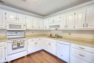 545 Herring Rd, Grayson, GA 30017 - Photo 15