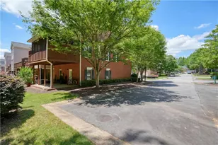 4201 Village Green Dr, Roswell, GA 30075 - Photo 47