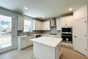 408 Red Wood Ln, Hoschton, GA 30548 - Photo 5