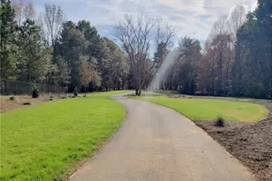 21 Red Ln, Hoschton, GA 30548 - Photo 39