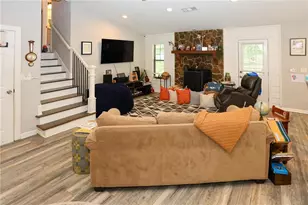 419 Creekside Ln, Woodstock, GA 30188 - Photo 3