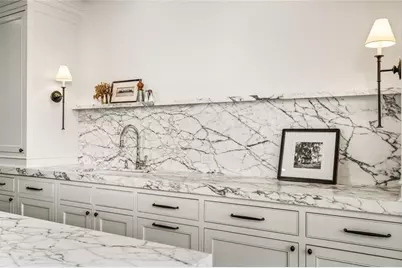 2575 Peachtree Road NE #8D, Atlanta, GA 30305 - Photo 9