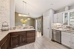 220 Magnolia Tree Ct, Alpharetta, GA 30022 - Photo 9