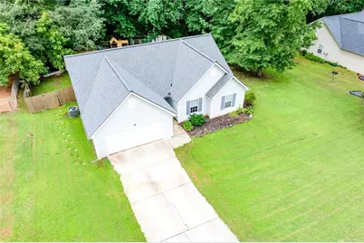 42 Edgefield Drive, Commerce, GA 30529 - Photo 3