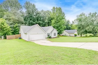 42 Edgefield Drive, Commerce, GA 30529 - Photo 5