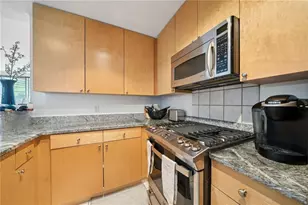 3338 Peachtree Rd NE, Atlanta, GA 30326 - Photo 13