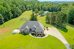 184 Scott Cir, Toccoa, GA 30577 - Photo 1
