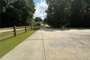 257 Clearwater Dr, Monroe, GA 30655 - Photo 3