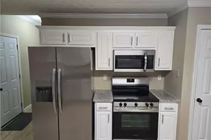 7001 Greenridge Dr, Loganville, GA 30052 - Photo 13