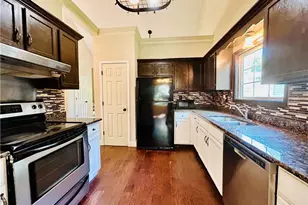 2671 Treehouse Ln, Lawrenceville, GA 30044 - Photo 7