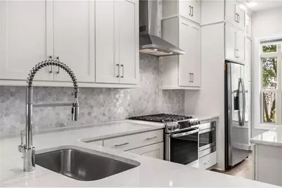 4312 Parkside Place, Atlanta, GA 30342 - Photo 7