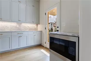 81 Delmont Dr NE, Atlanta, GA 30305 - Photo 19